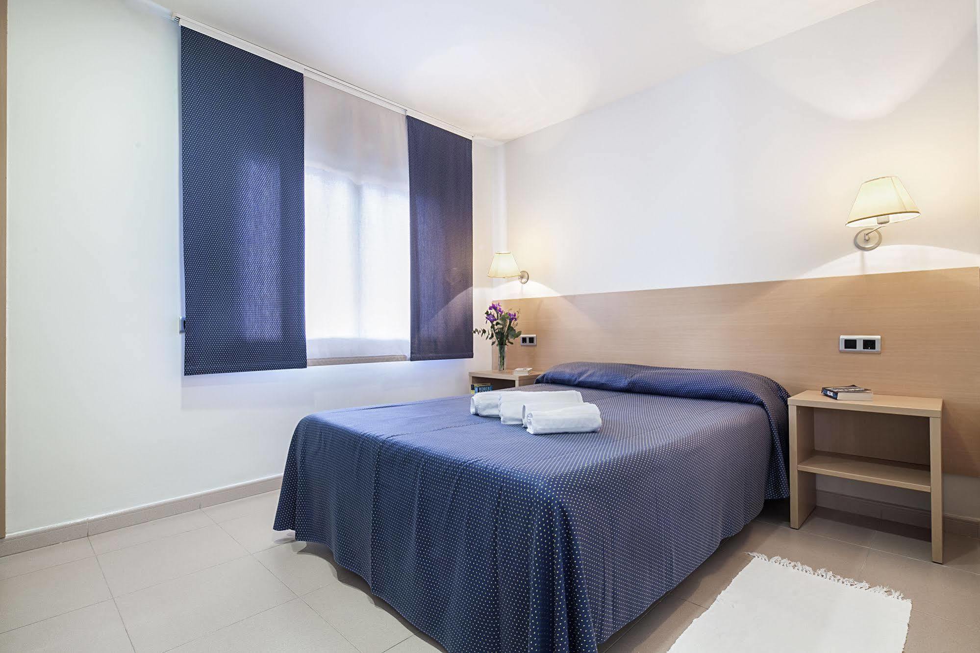 Apartamentos Porta Coeli Castelldefels Dış mekan fotoğraf