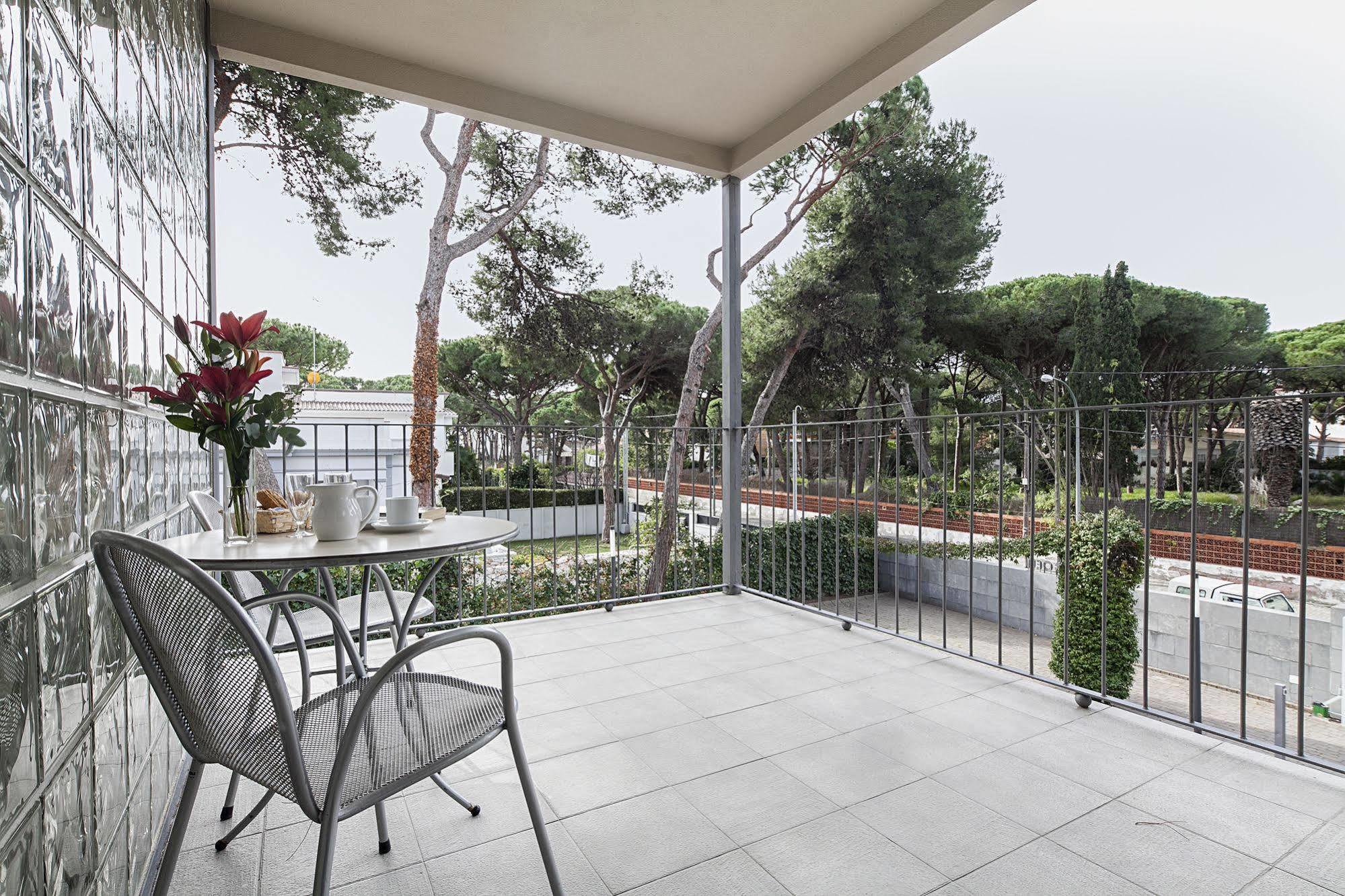 Apartamentos Porta Coeli Castelldefels Dış mekan fotoğraf